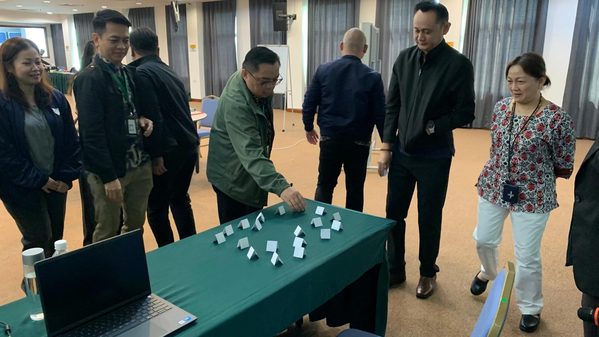 Team-Bonding Dynamics — Interactive Table Challenge