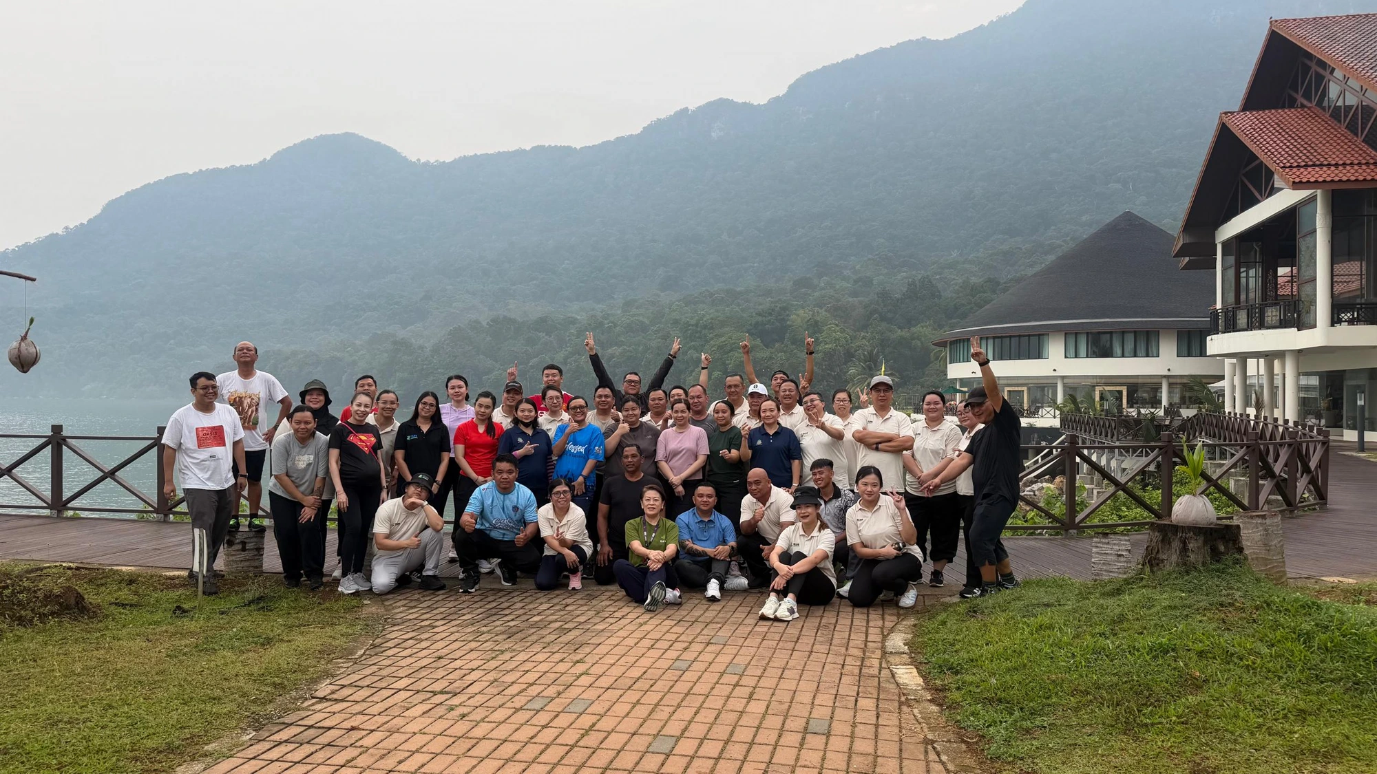 Rise as One — Team-Bonding in the Great Outdoors